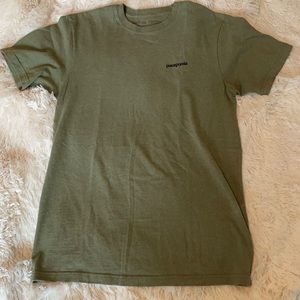 Patagonia t-shirt. Size: M